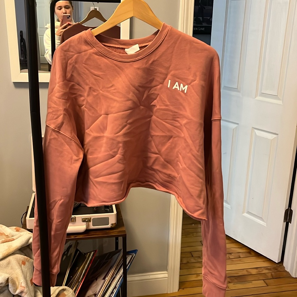 Maddy prew I am cropped crew neck mauve color size large